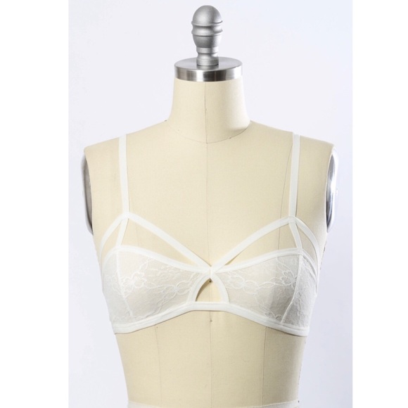 Ivory Fall Lace Cut Out Strappy Pretty Bralette - Picture 2 of 3